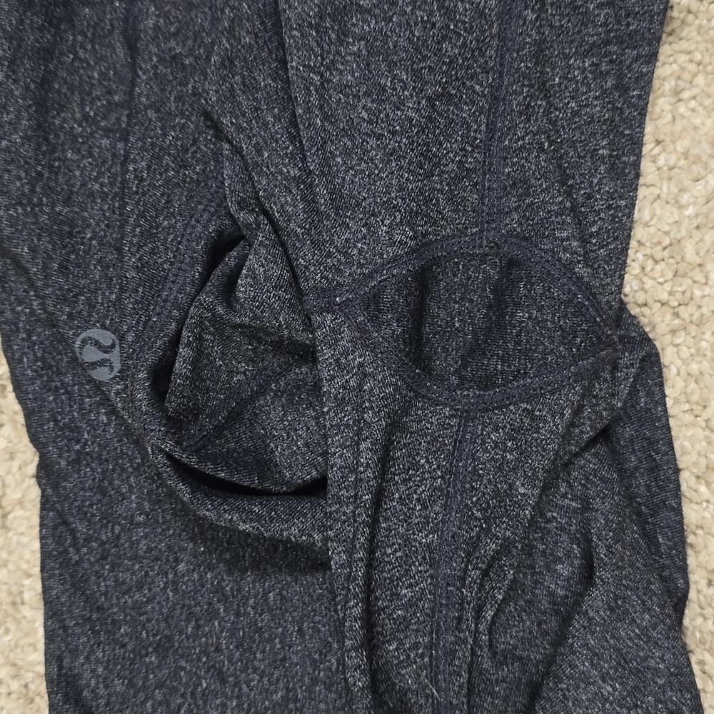 Lululemon Grey Crop Leggings Size 8 - Picture 4 of 6